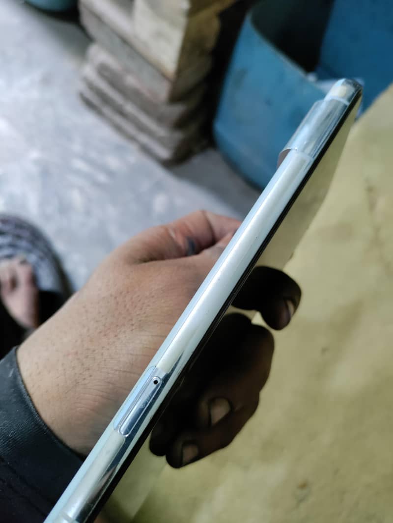 Google Pixel 8 Pro 4