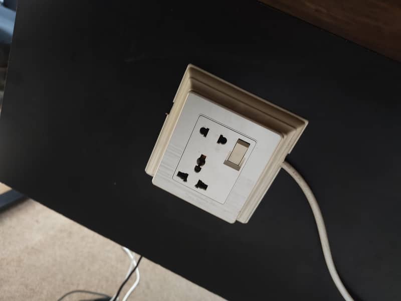 Office Table 5
