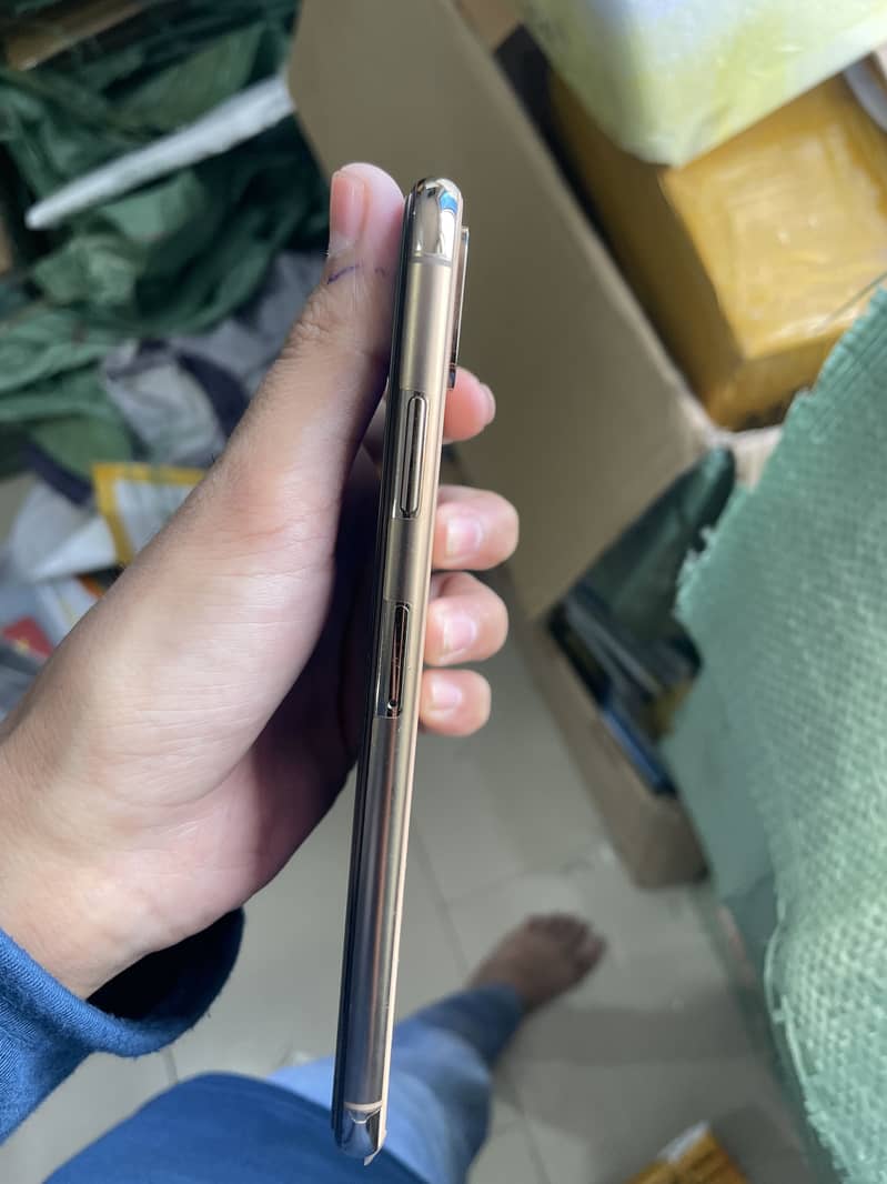 Apple iPhone XS Max 512 GB pta approved 5