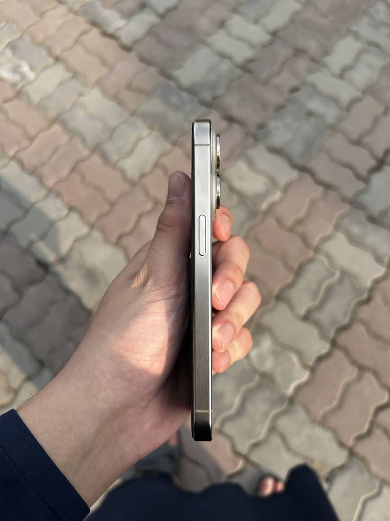 Apple iPhone 15 Pro 8