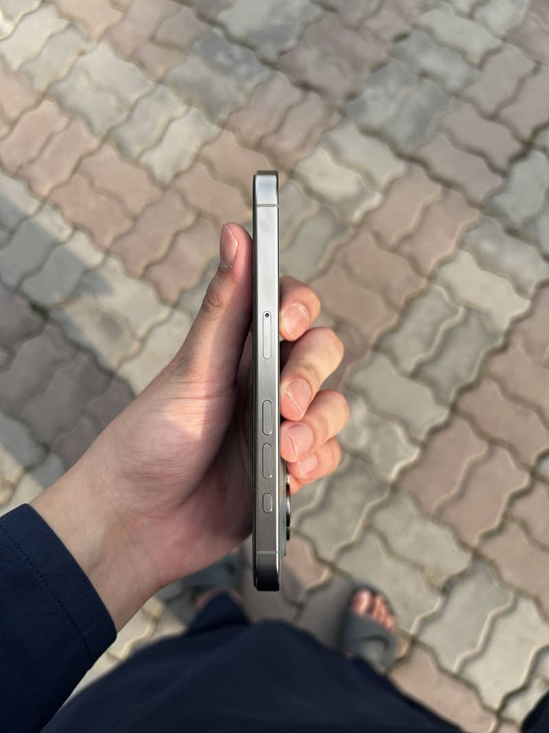 Apple iPhone 15 Pro 9