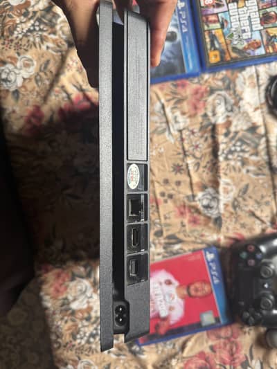 Playstaion 4 Slim 500gb HDR excellent 9/10 condition