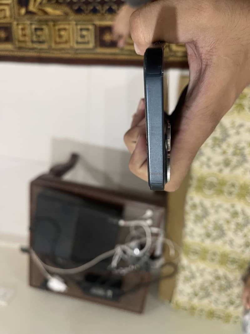 Iphone 13 4