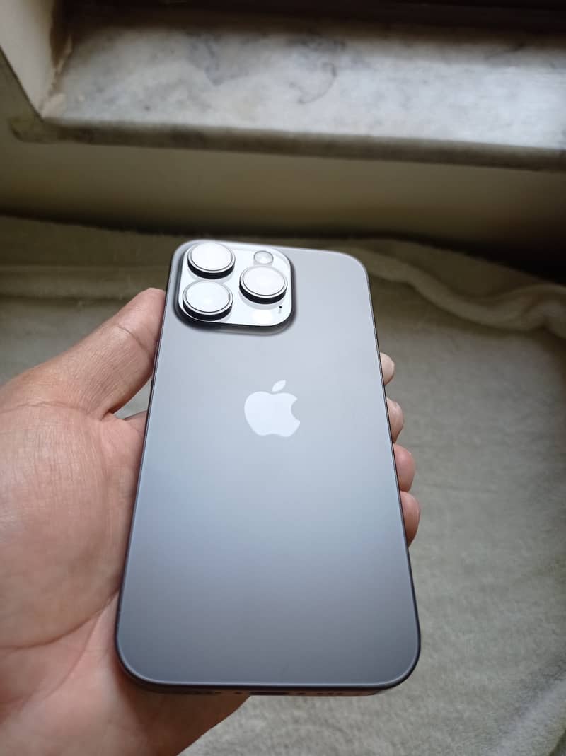 Apple iPhone 15 Pro 1