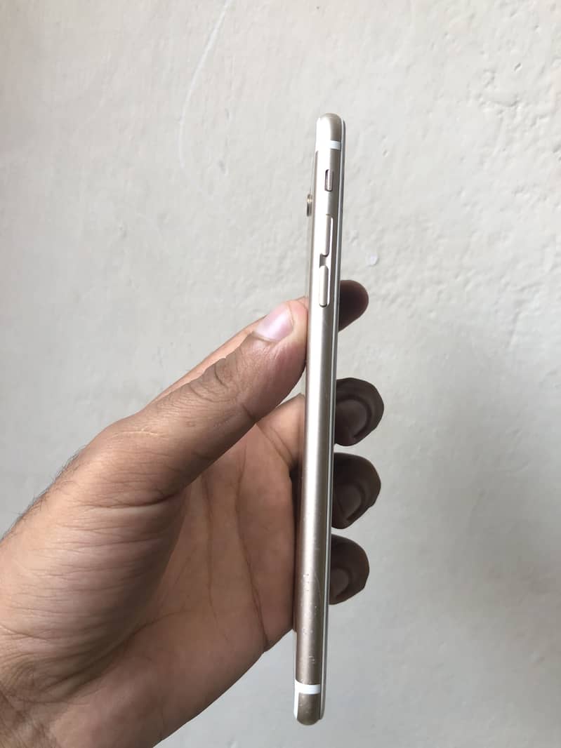 Apple iPhone 6 Plus 3