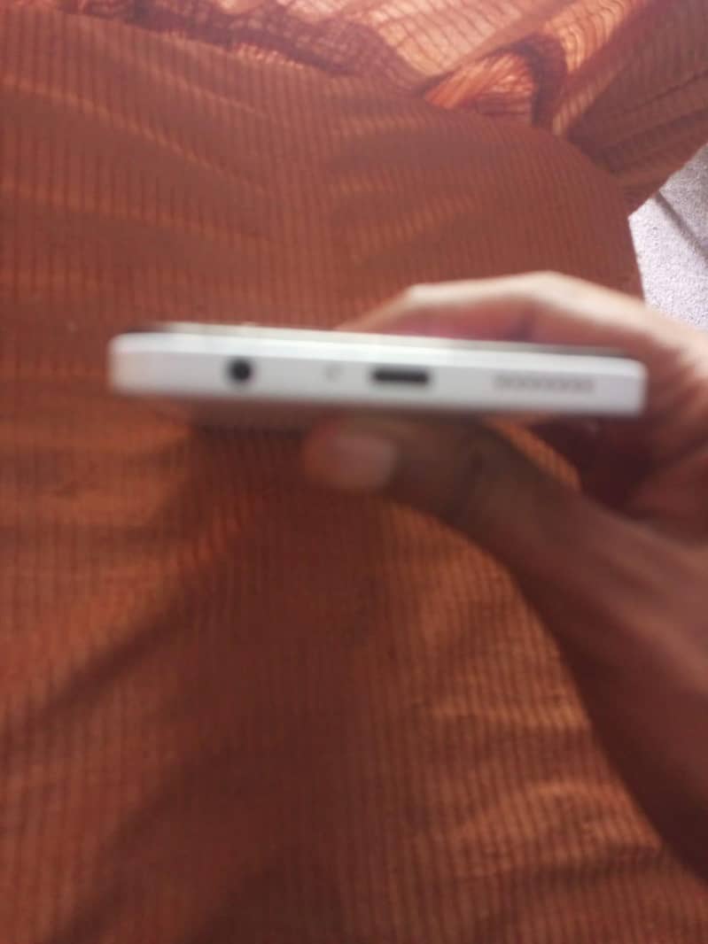 Tecno Camon 19 6