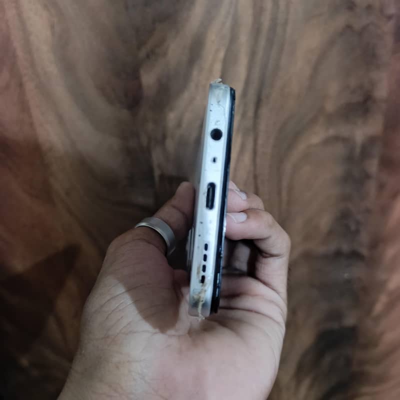 Realme C71 3