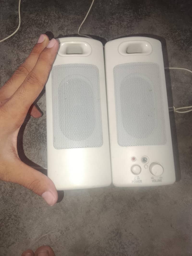 speakers 4