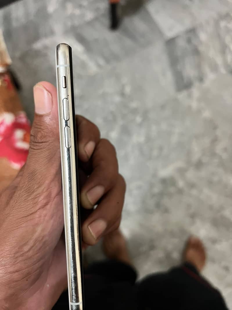 Apple iPhone X 3