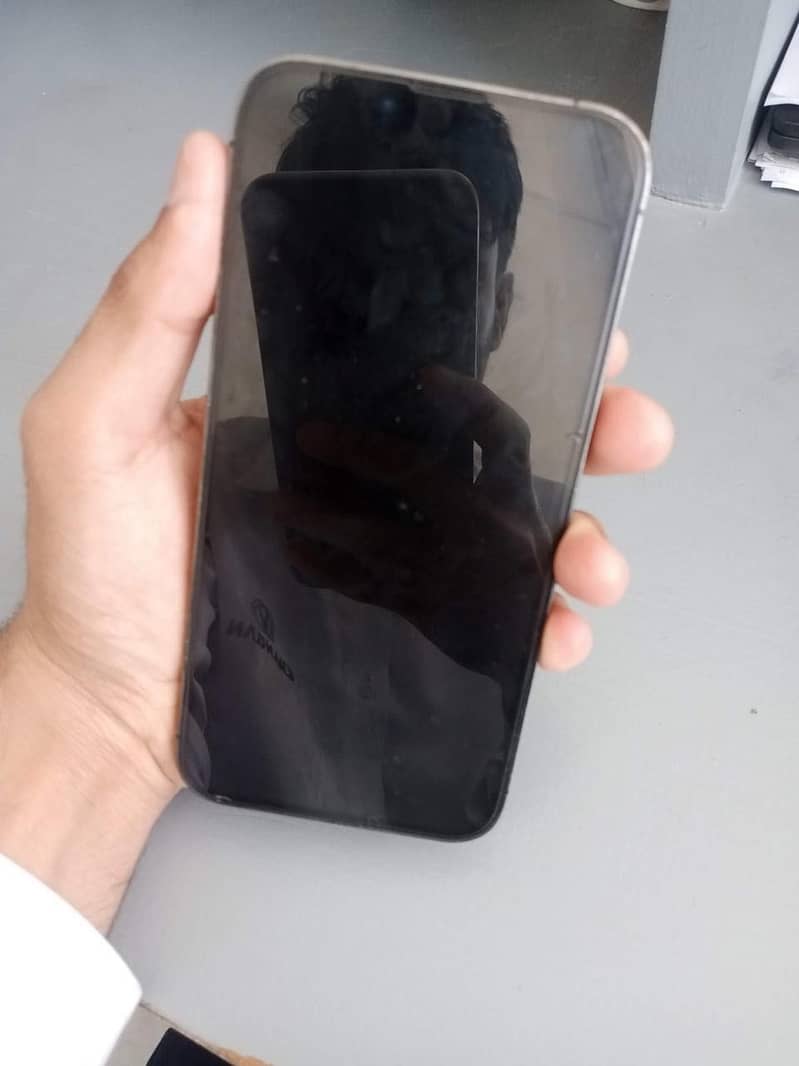 Apple iPhone 13 Pro 1
