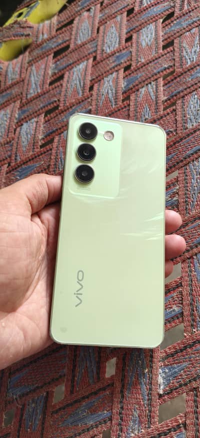 Vivo Y100