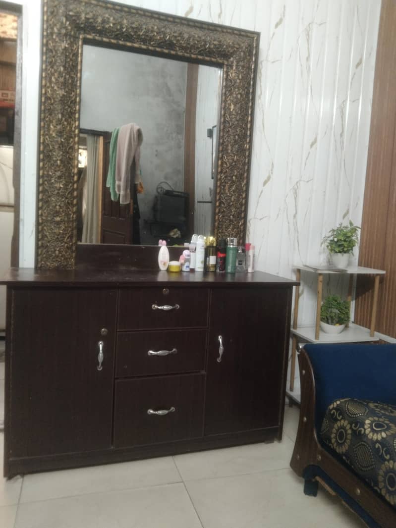 Dressing Table 3