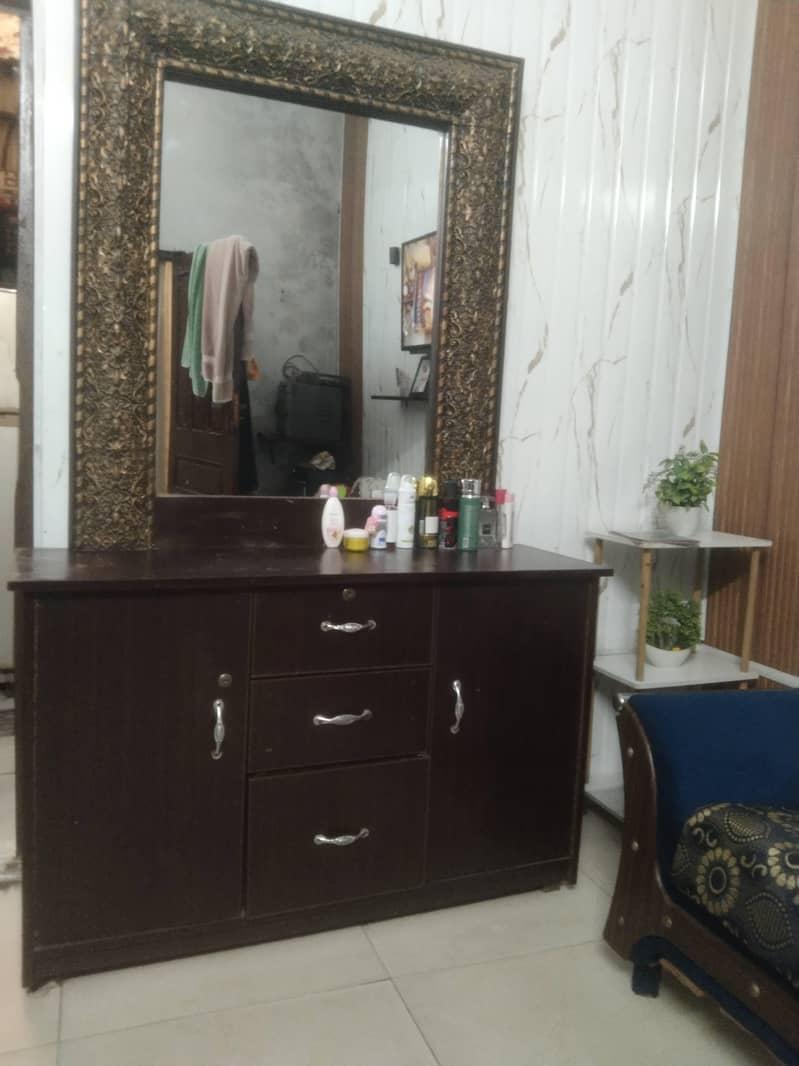 Dressing Table 4