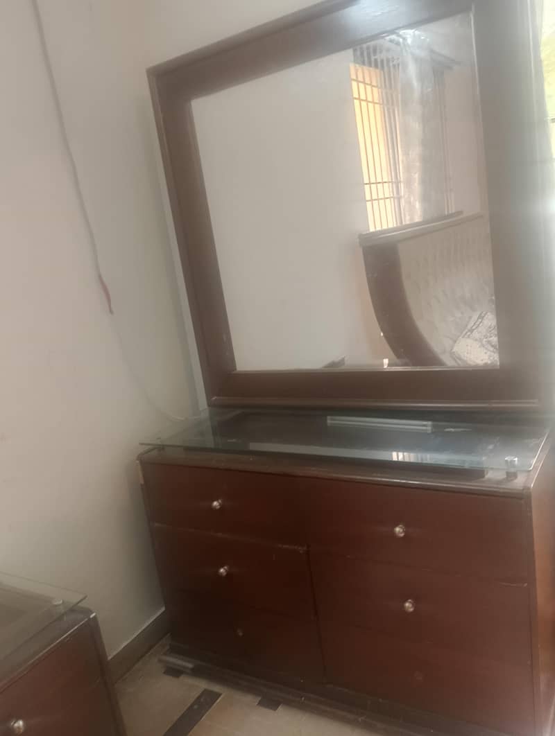 Good condition bed set 5