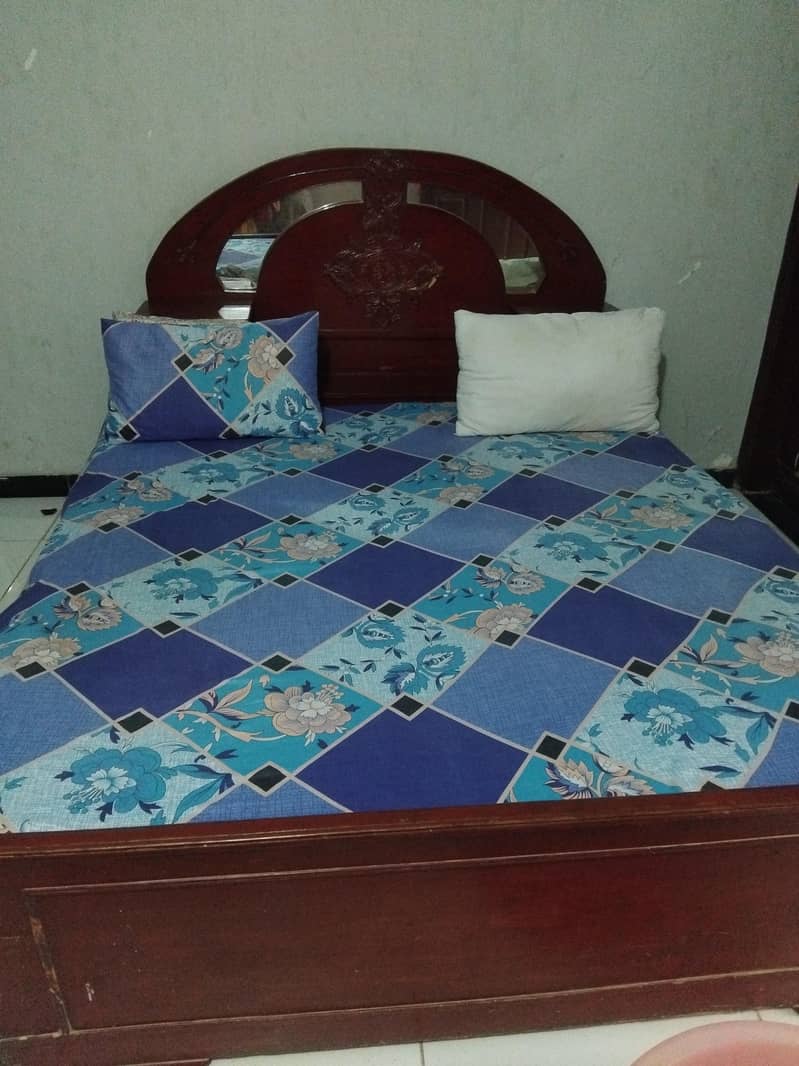king size bed 0