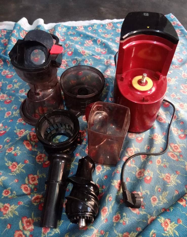 SAVTM Slow Juicer Complete Almost New 200 Watt - Juicers - 1120266693