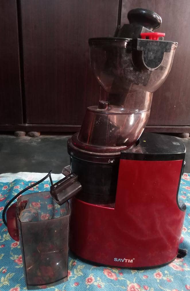 SAVTM Slow Juicer Complete Almost New 200 Watt - Juicers - 1120266693