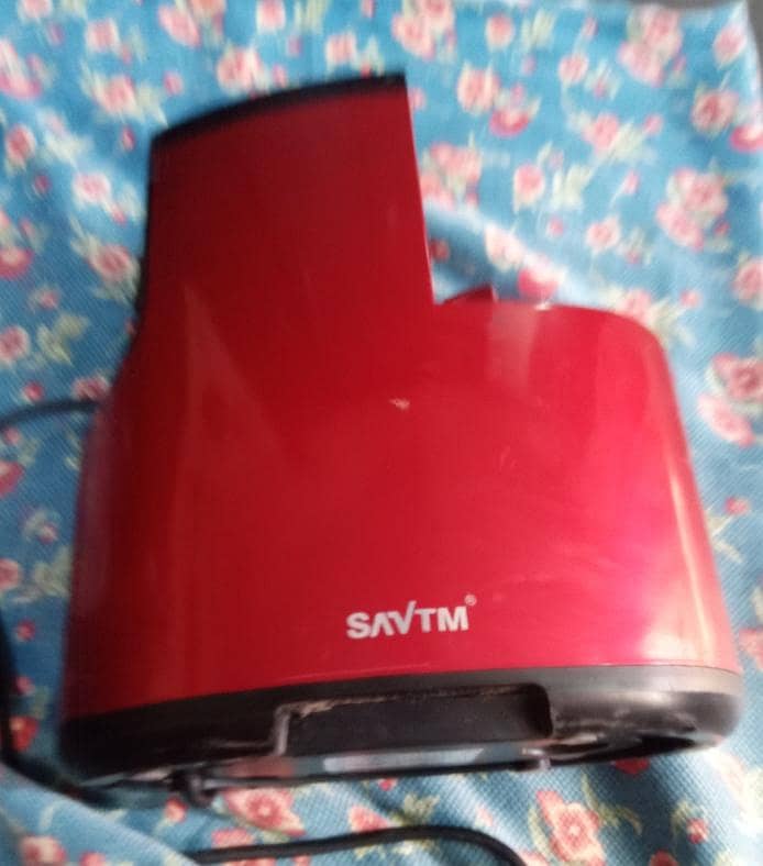 SAVTM Slow Juicer Complete Almost New 200 Watt - Juicers - 1120266693