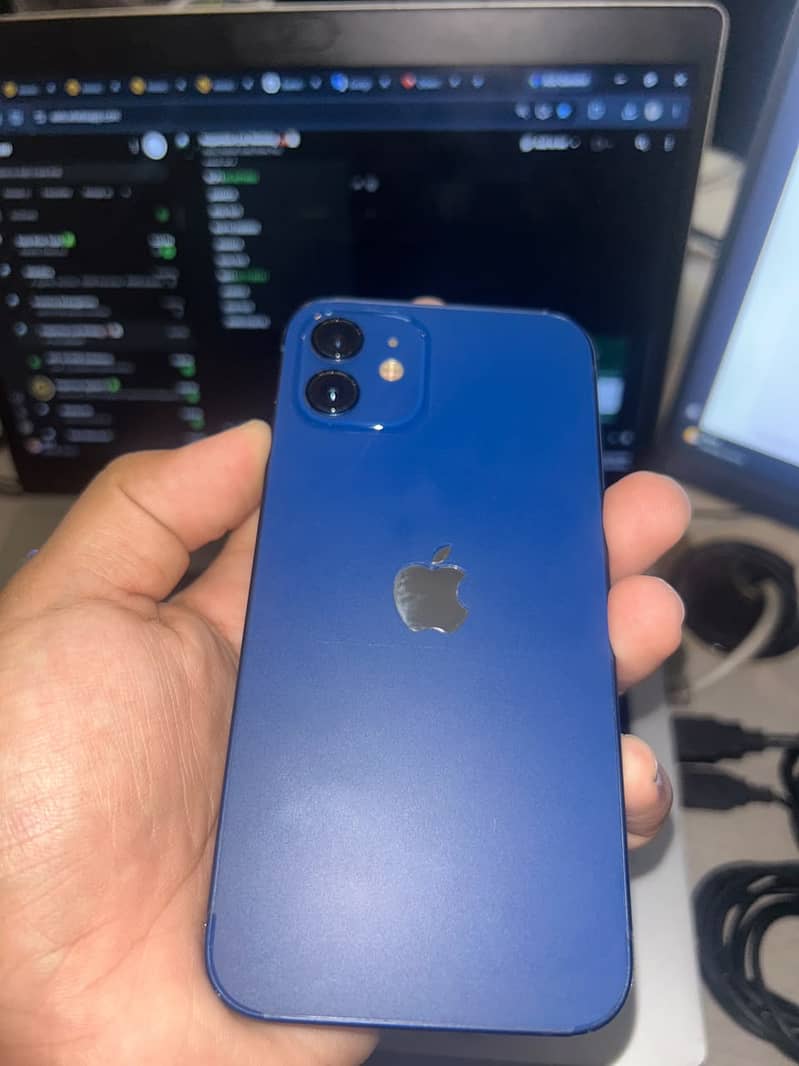 Apple iPhone 12 3