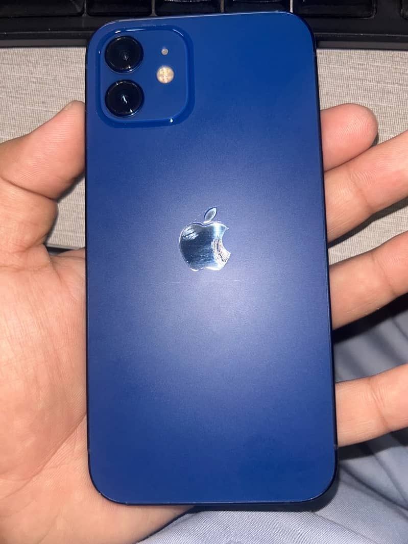 Apple iPhone 12 4
