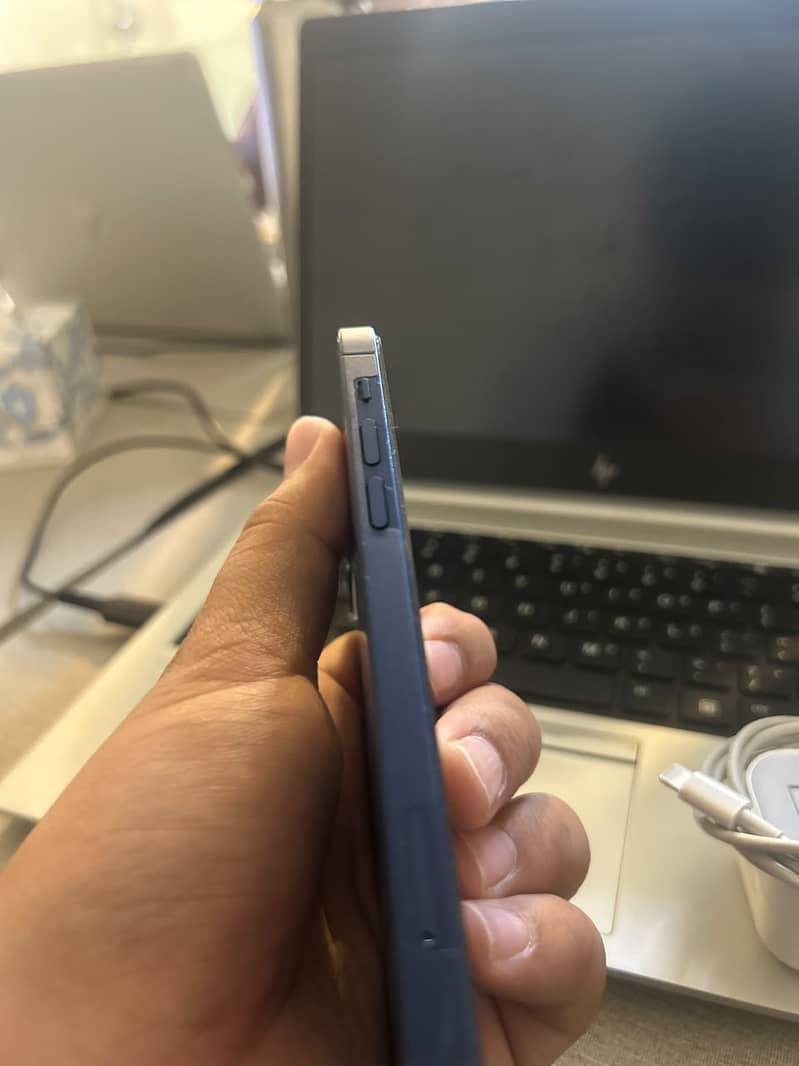 Apple iPhone 12 6