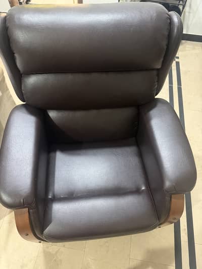 Bought this recliner 5 months ago. Almost new