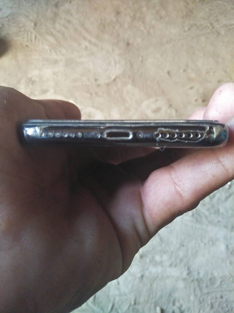 Apple iPhone X1 1