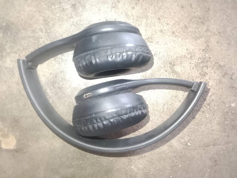headphones 0