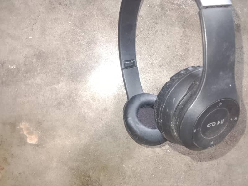 headphones 1