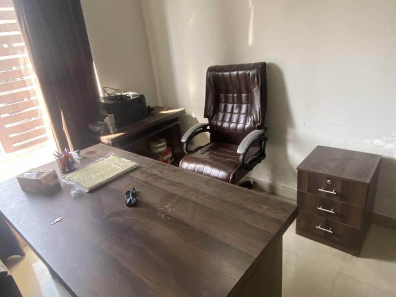 Executive table set (three pieces set) slightly used 5
