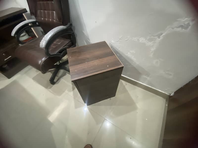 Executive table set (three pieces set) slightly used 10