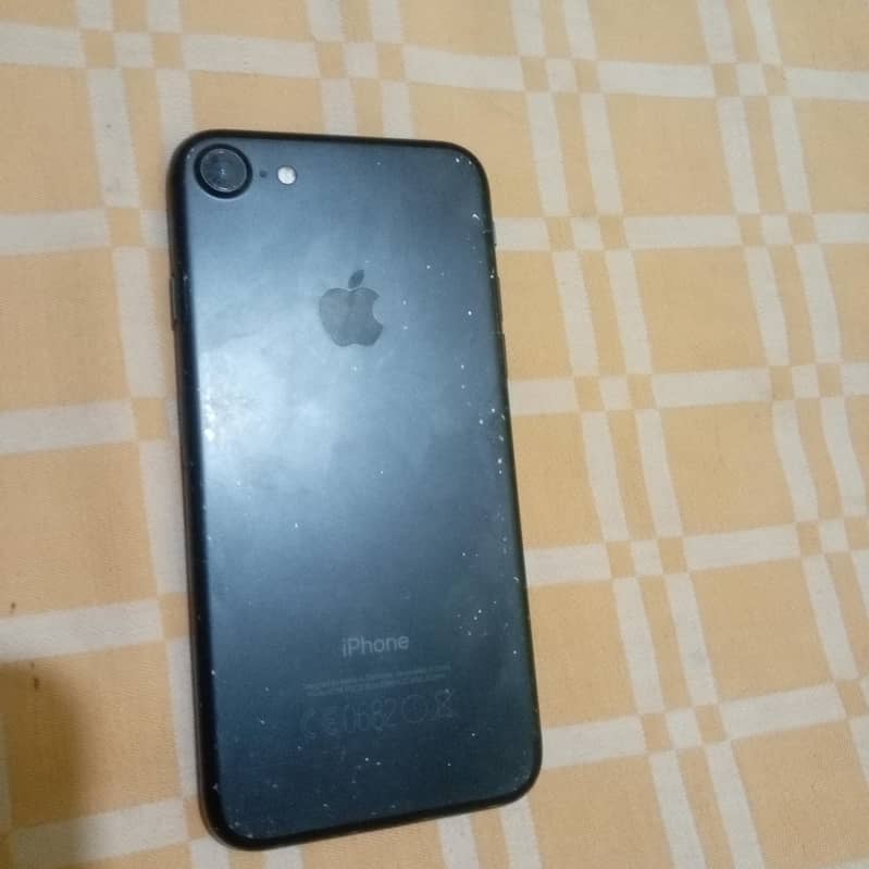 Apple iPhone 7 1
