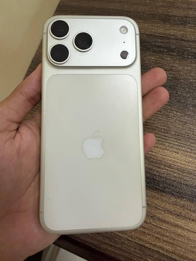 Apple iPhone 17 Pro Max 0