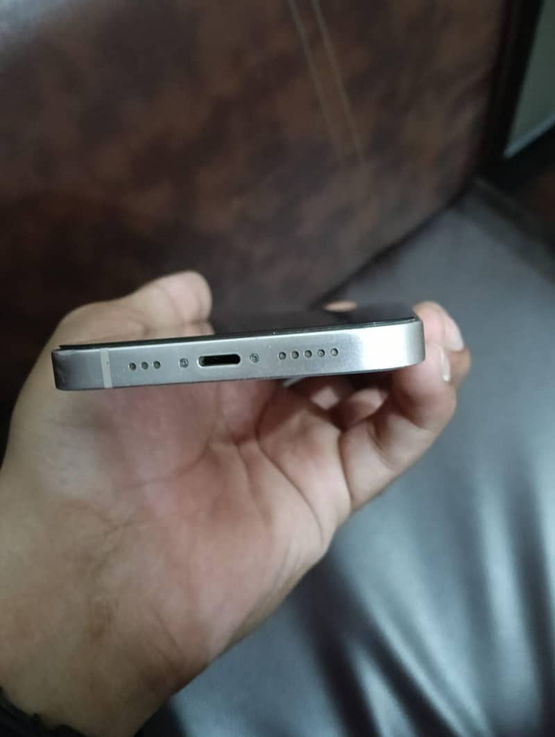 Apple iPhone 13 4