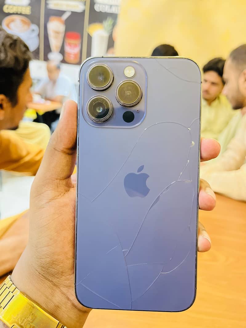 iPhone 14 Pro Max 2