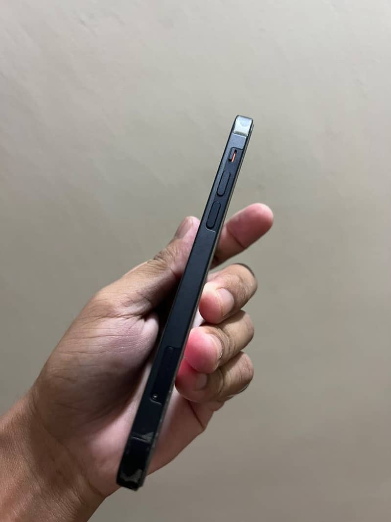 Apple iPhone 12 2