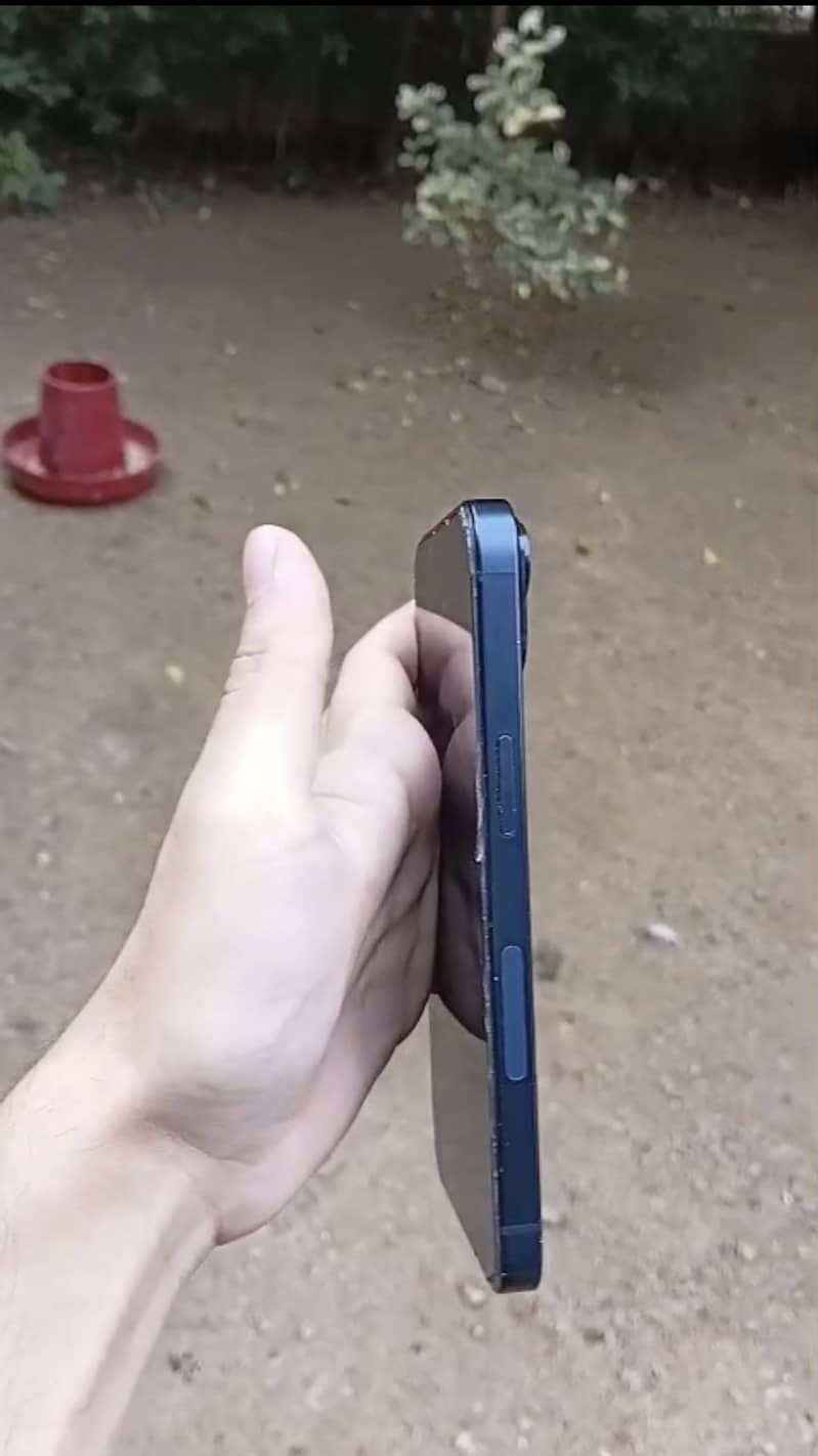Apple iPhone 14 3