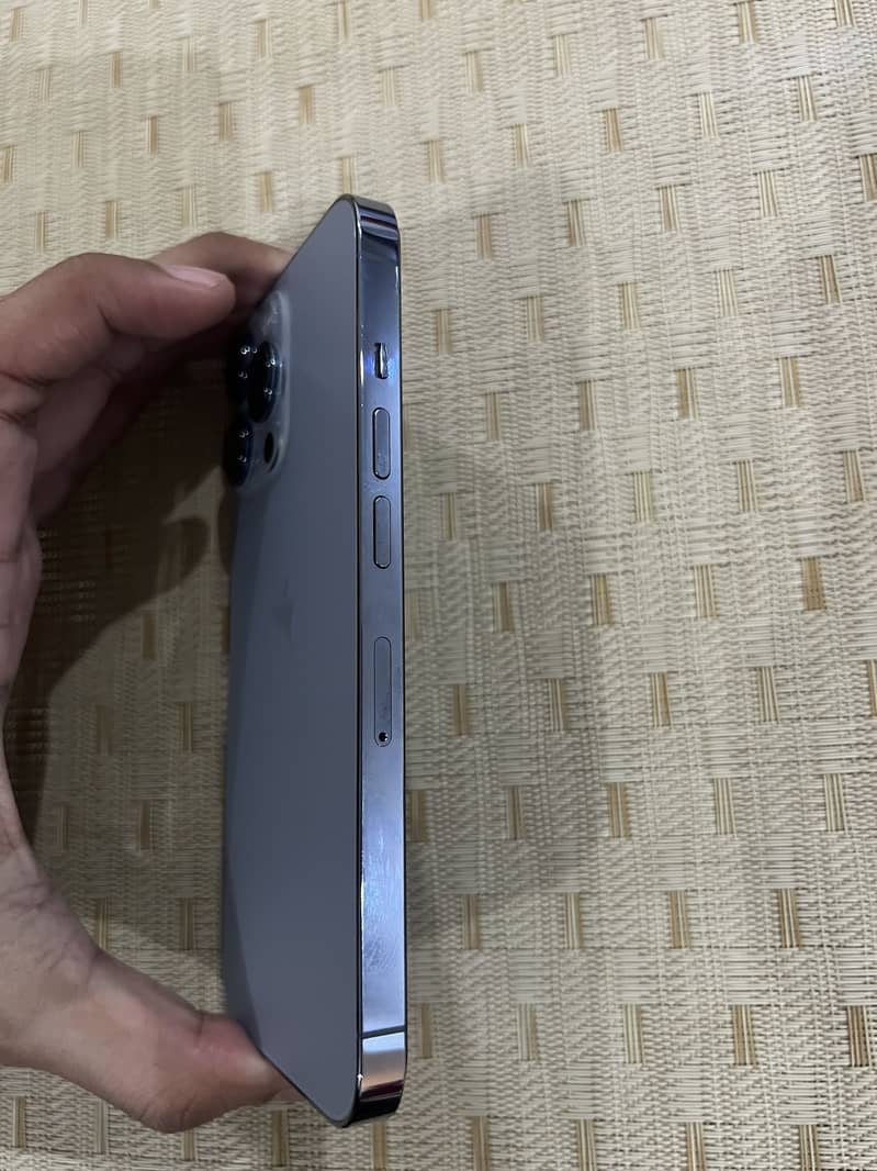 Apple iPhone 13 Pro 0