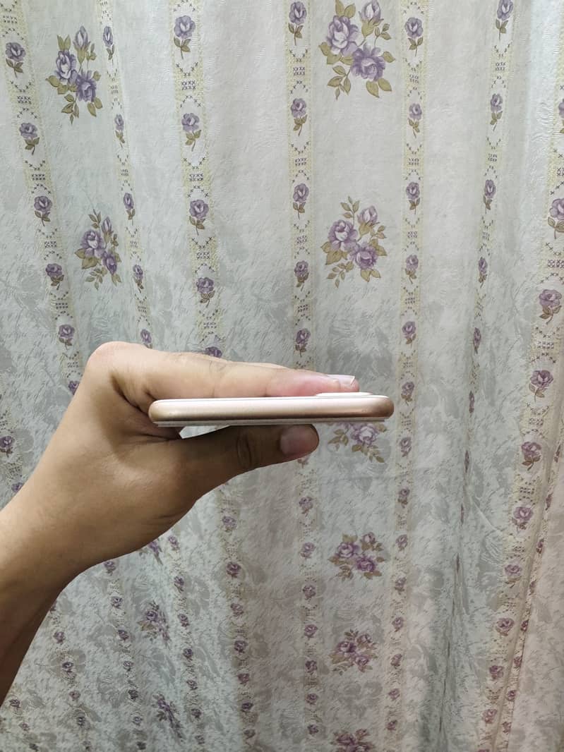 Apple iPhone 8 Plus 2