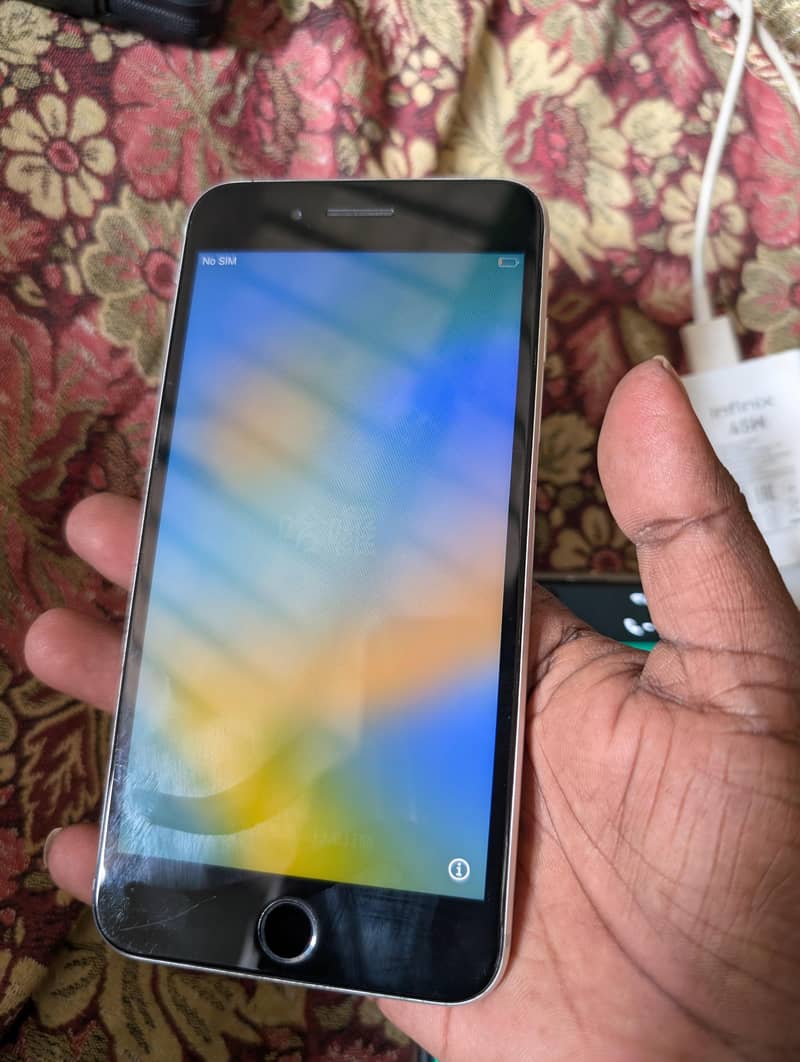 iPhone 8 Plus 1