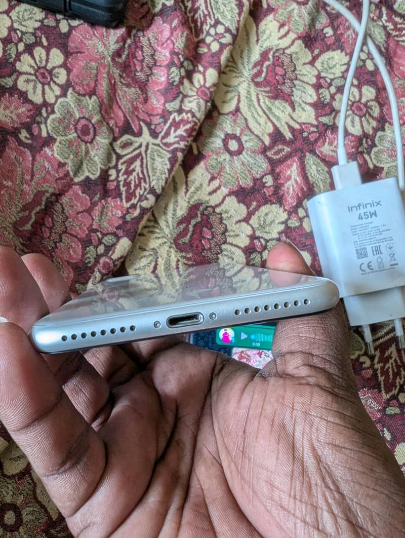 iPhone 8 Plus 4