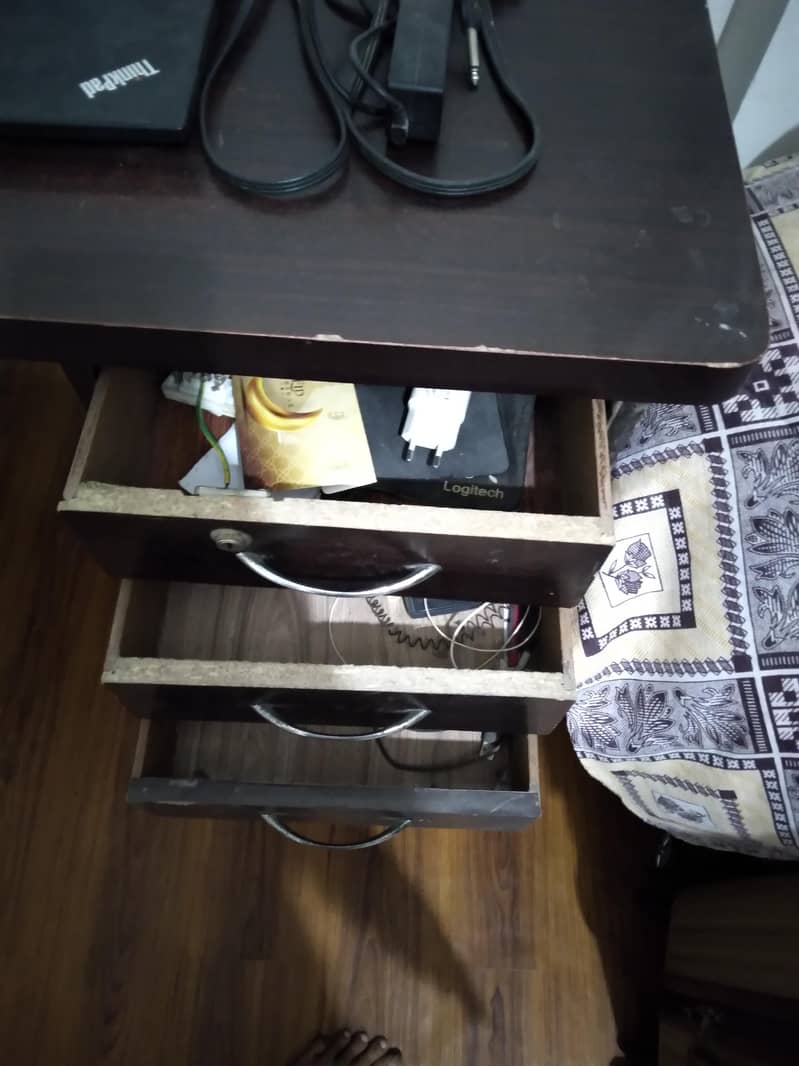 computer table 1