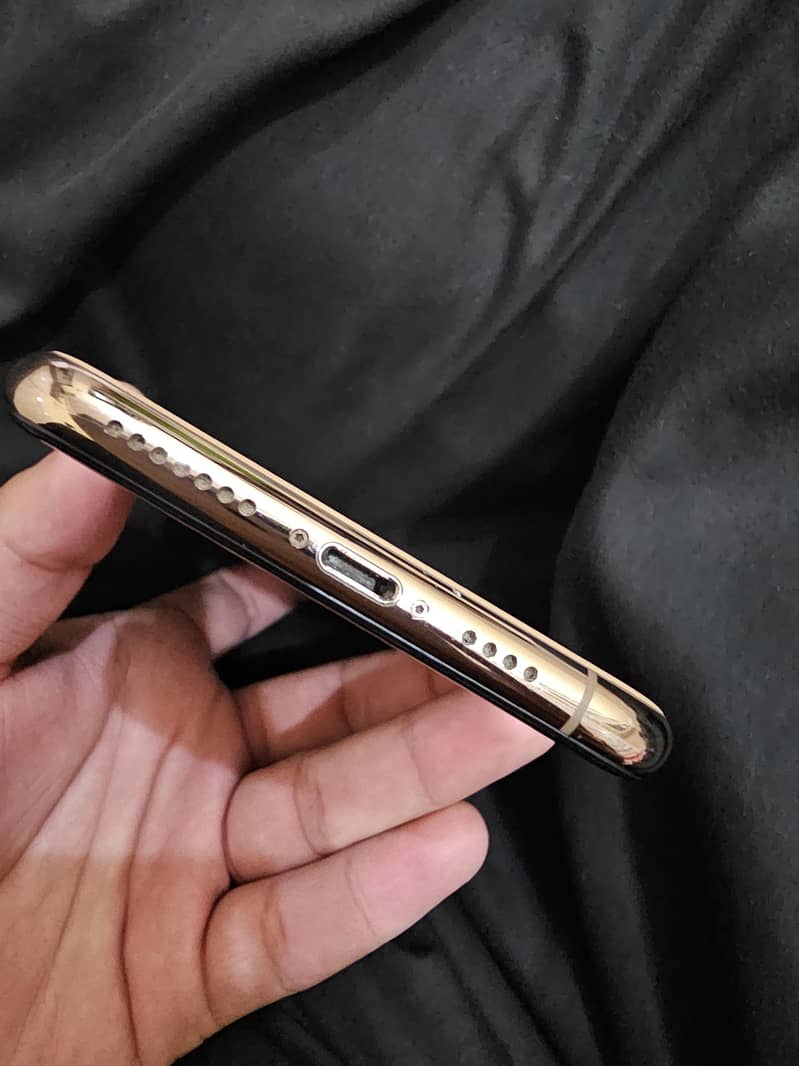 Apple iPhone 11 Pro Max 3