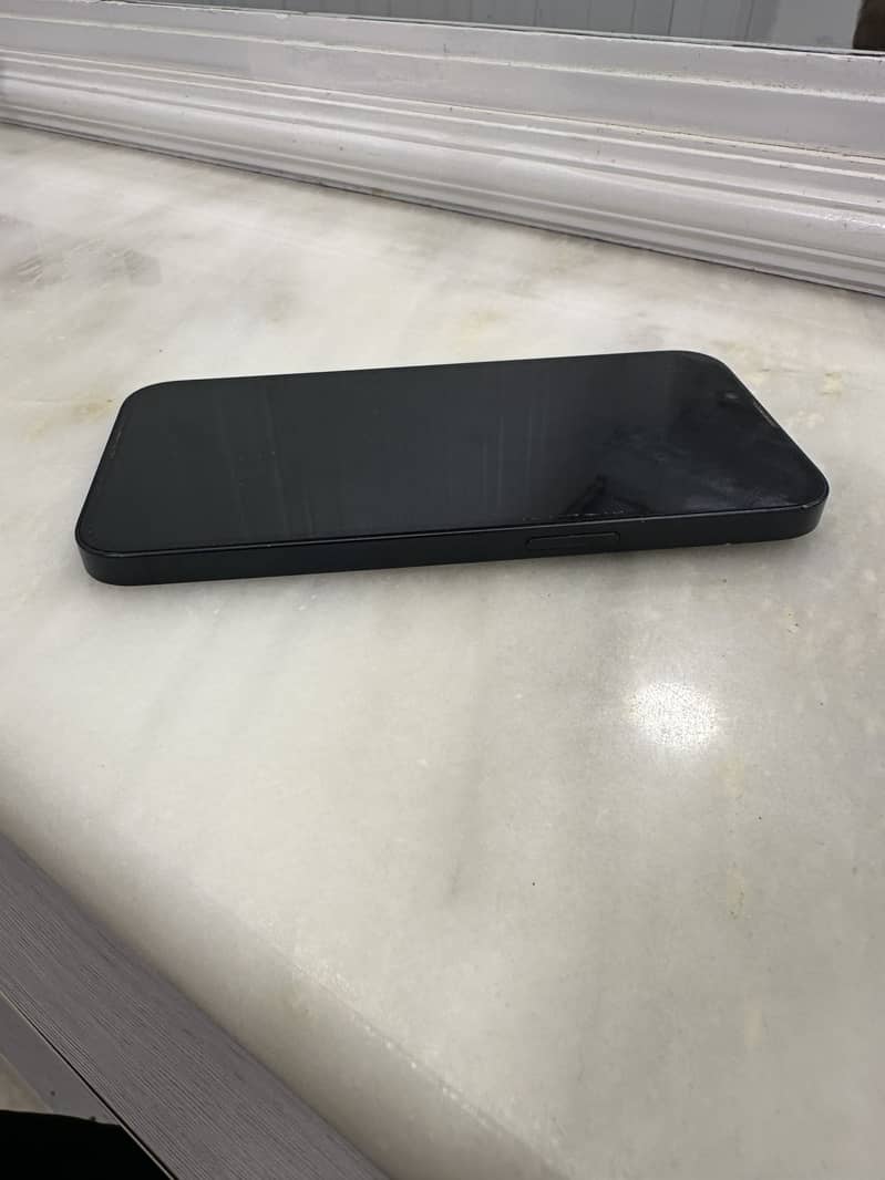Apple iPhone 13 1