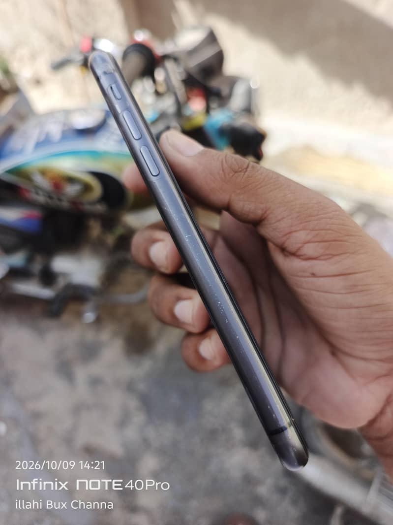 iPhone 11 7