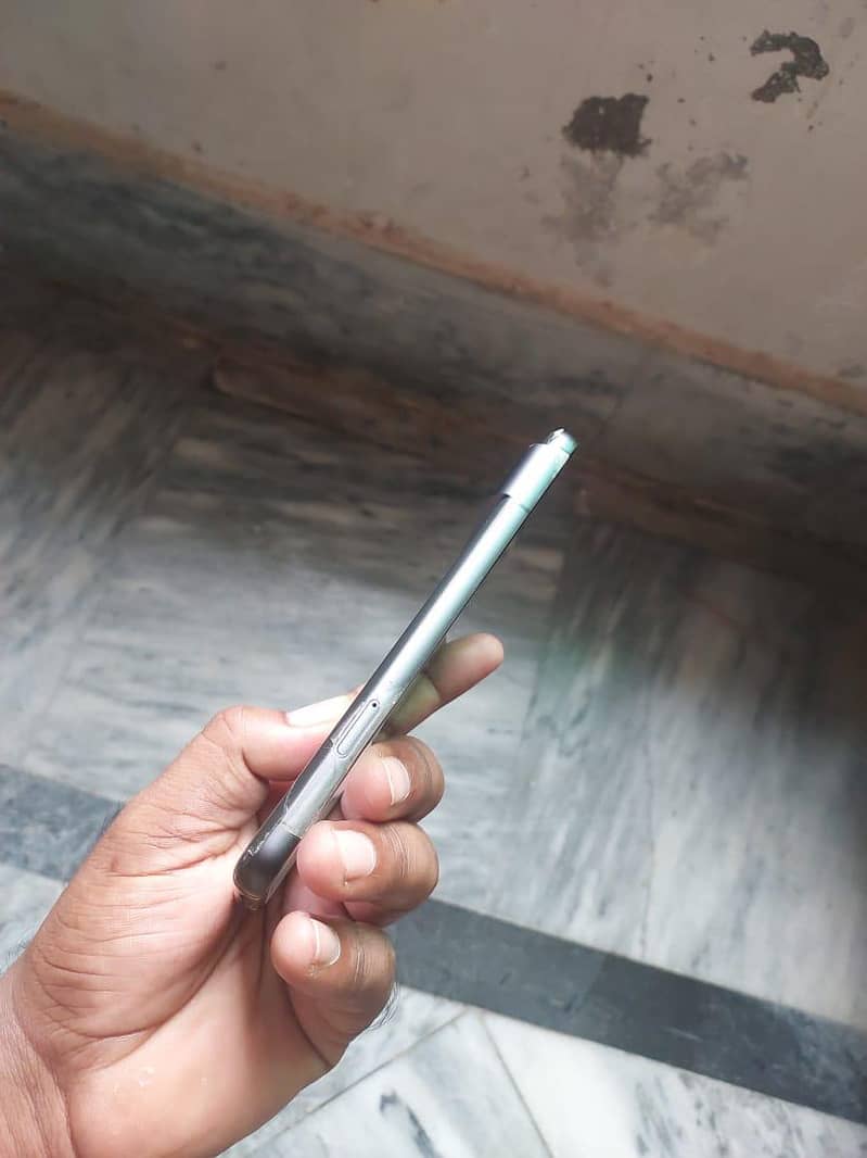 Google Pixel 8 4
