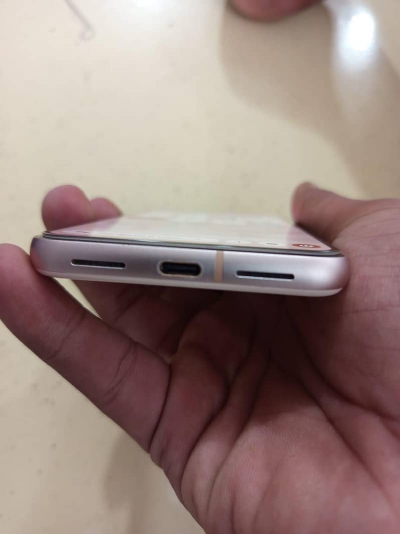 Google Pixel 8 3