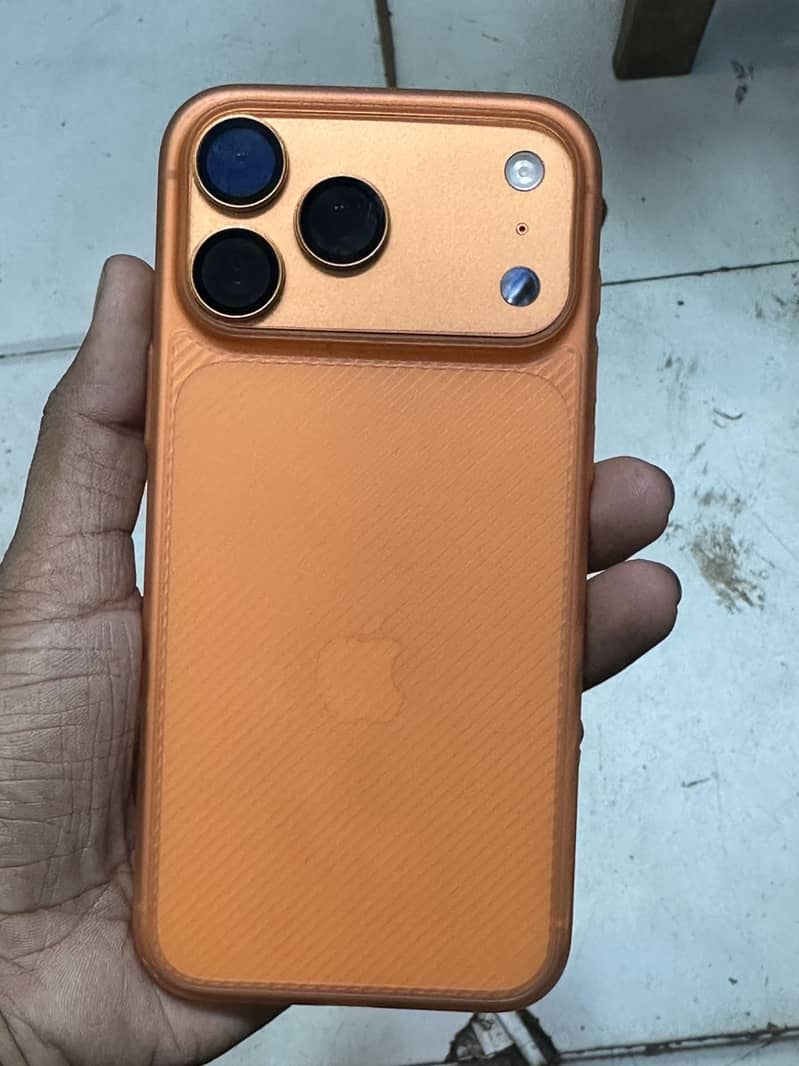 Apple iPhone 17 Pro Max 1
