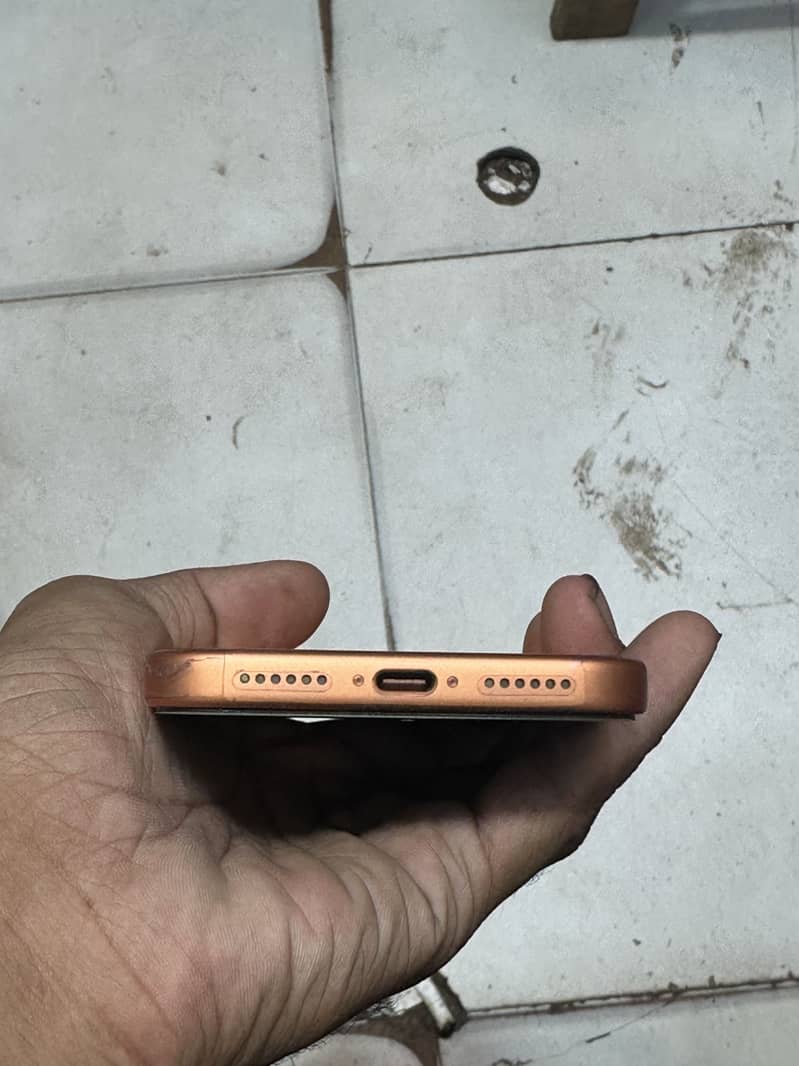 Apple iPhone 17 Pro Max 4