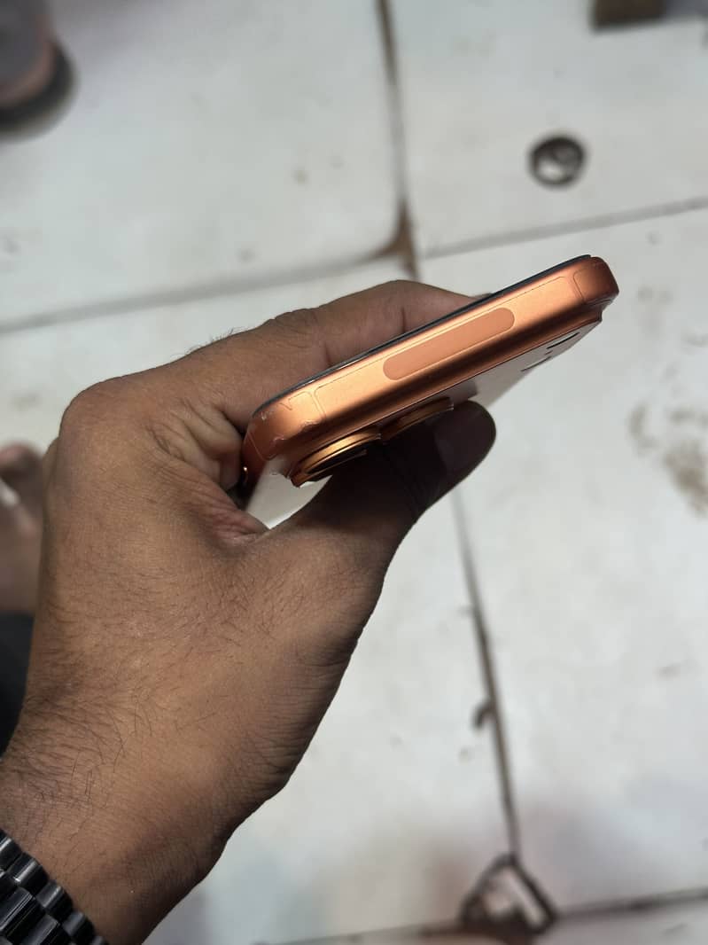 Apple iPhone 17 Pro Max 6
